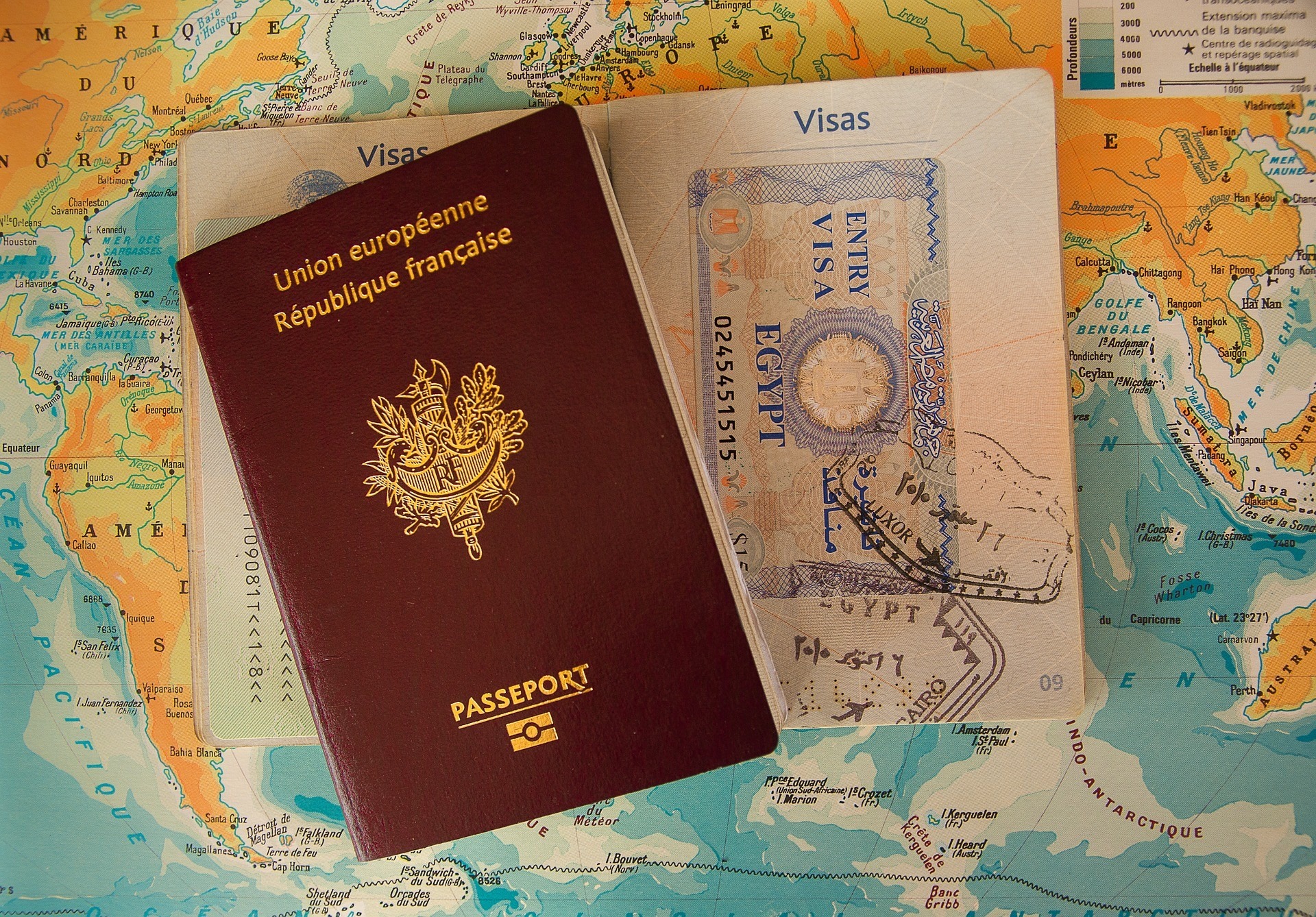 Les Préfectures peuvent-elles exiger des étrangers la présentation d’un passeport ?