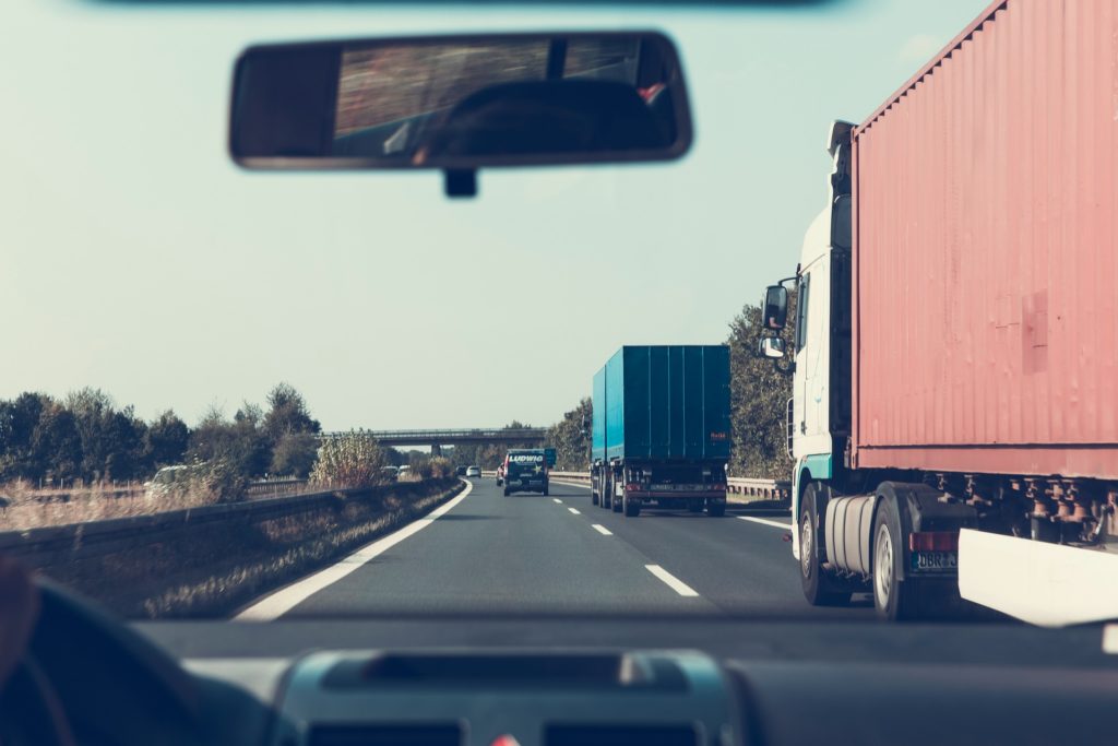 Route vue depuis une voiture