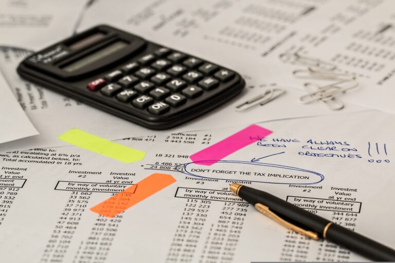 Calculatrice et documents fiscaux