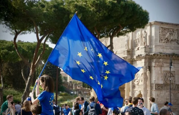Parent d&rsquo;un enfant européen : Ce qui change pour votre droit de séjour